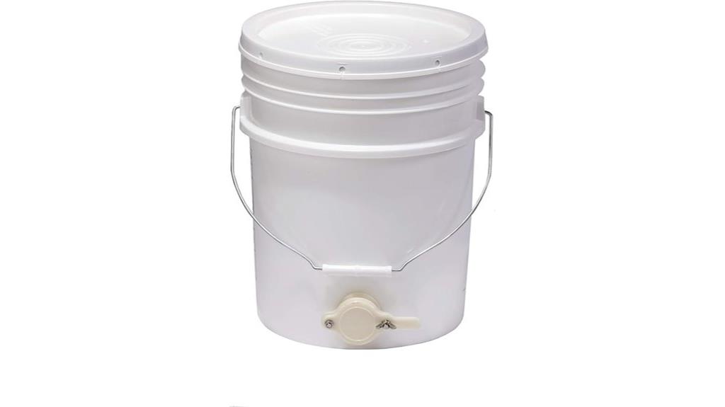 honey bucket with gate